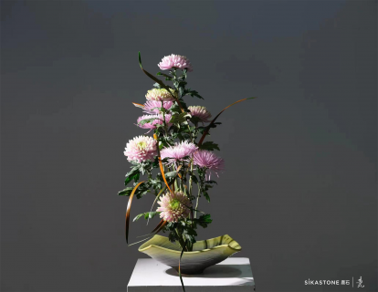 东方直立型装饰性插花