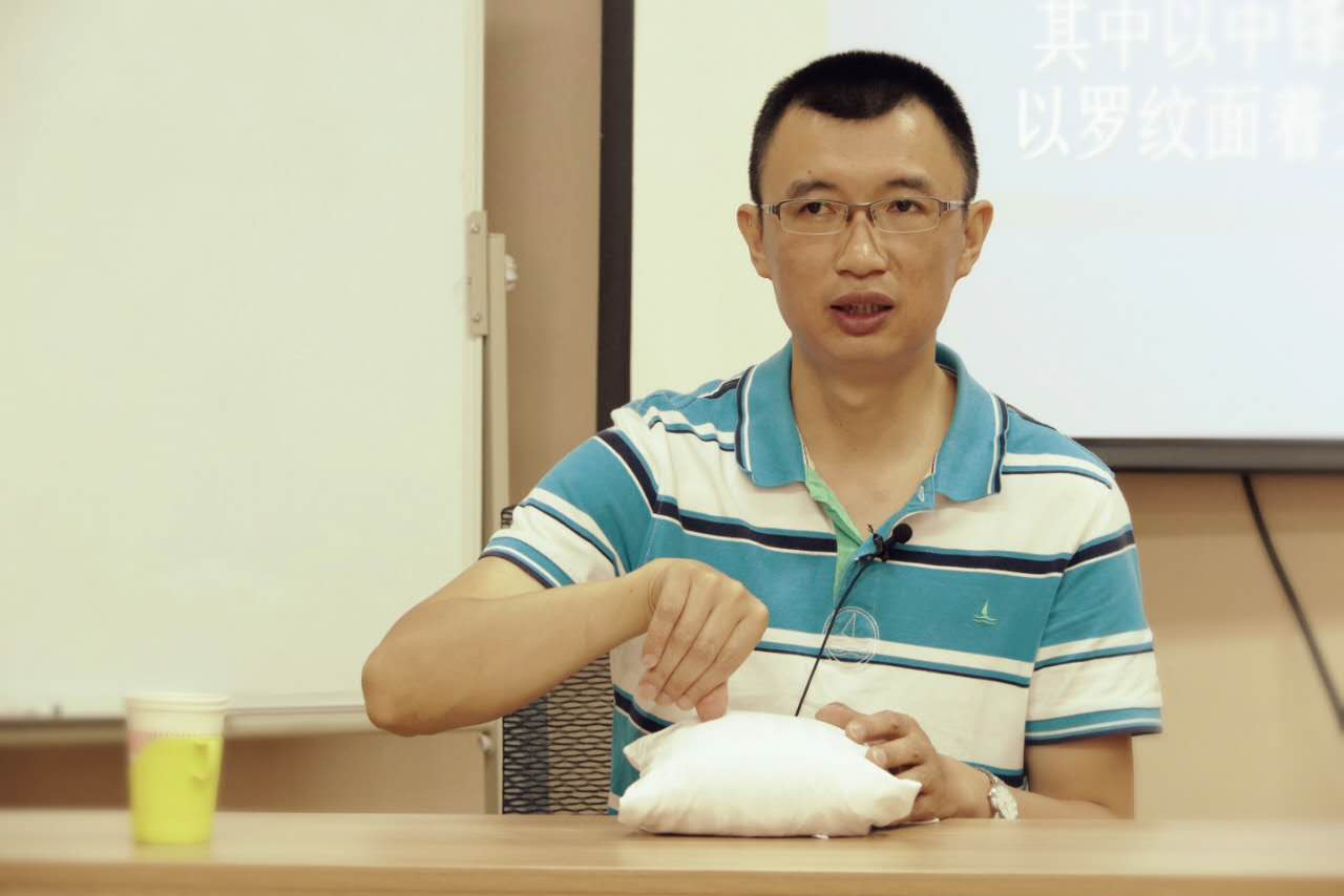 推拿效果好，关键看手法，推拿技术状元带你开练！