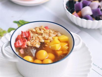 2.蜂蜜汤底石花膏芋圆最后的搭配