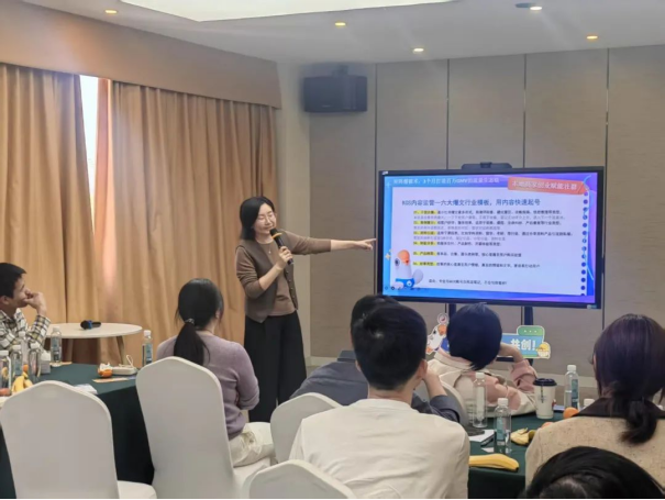 小鹅通教练专访：从电商运营跨界实体线上引流！她如何玩转小红书，赋能本地社群？