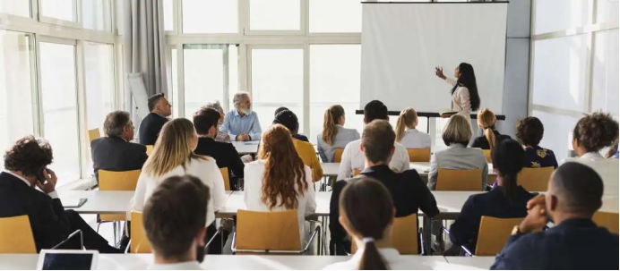 .png 小鹅通SCRM:助力打造企业私域增长中枢!“头回客”高效转化“回头客”~