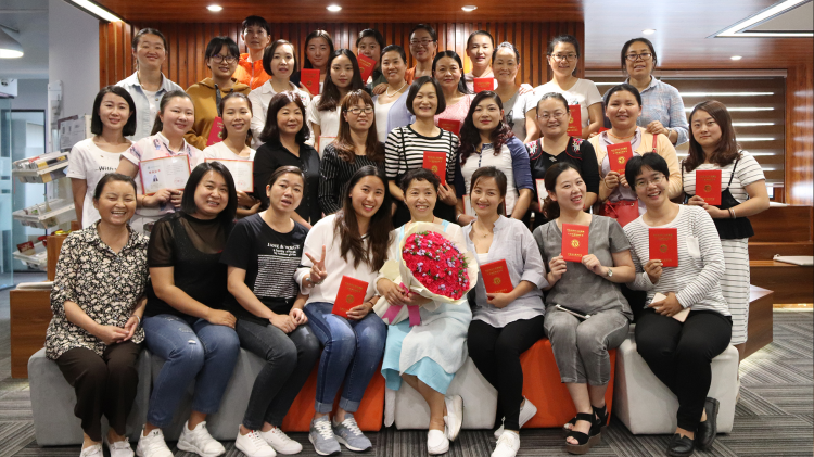 坚持母乳喂养，催乳师为您保驾护航！