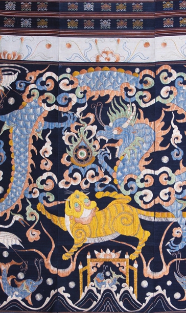 9787518007257001-00095-i.jpg 非遗系列:中国少数民族织绣技艺