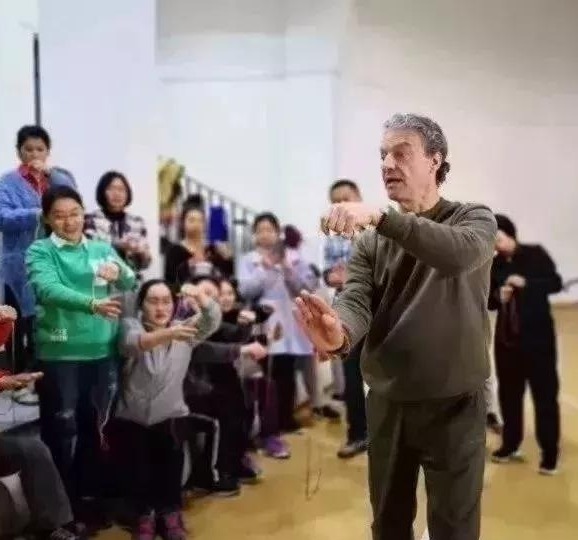游戏运动：玩成孩子的人生启蒙者|欧洲Martin Baker&美国Whitney双视频系列