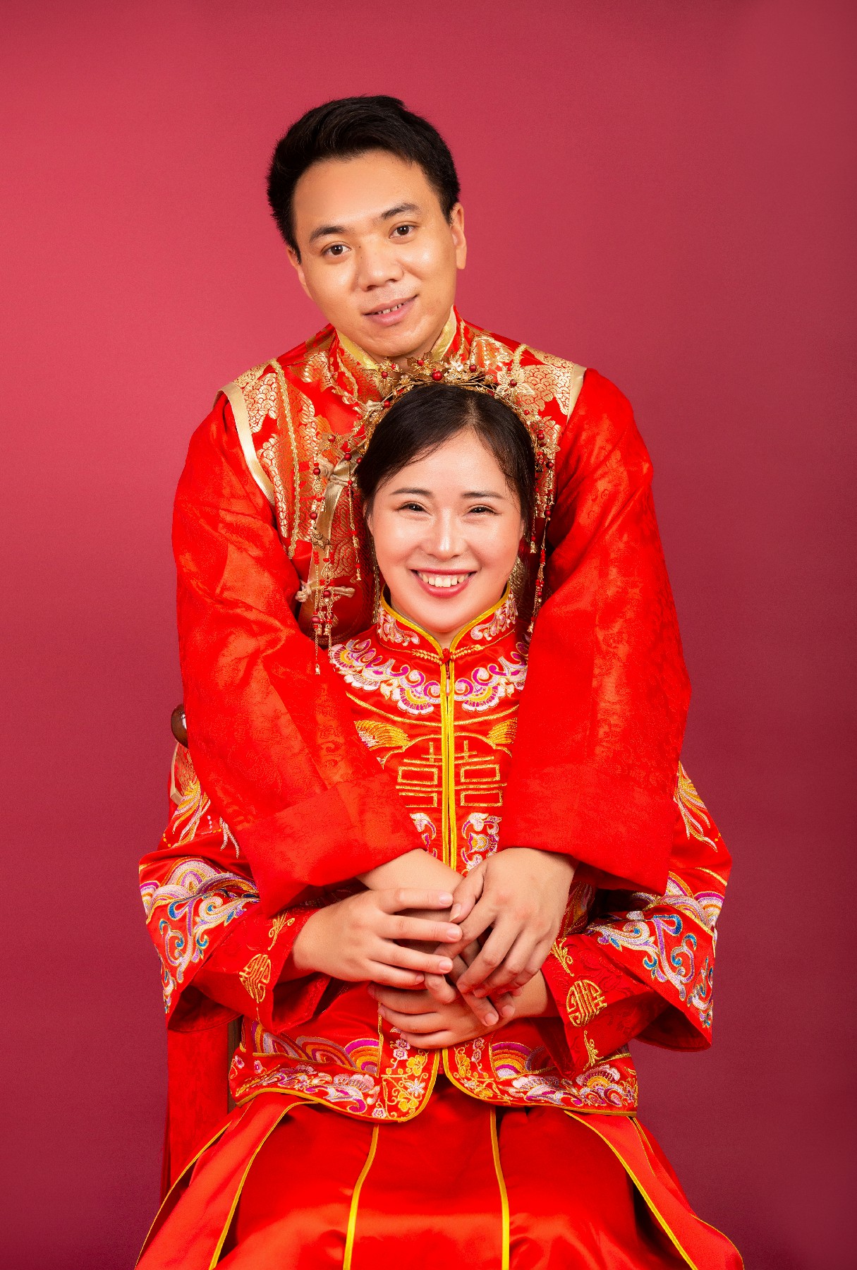 大元元与父母的温馨时刻：中国风写真的独特魅力