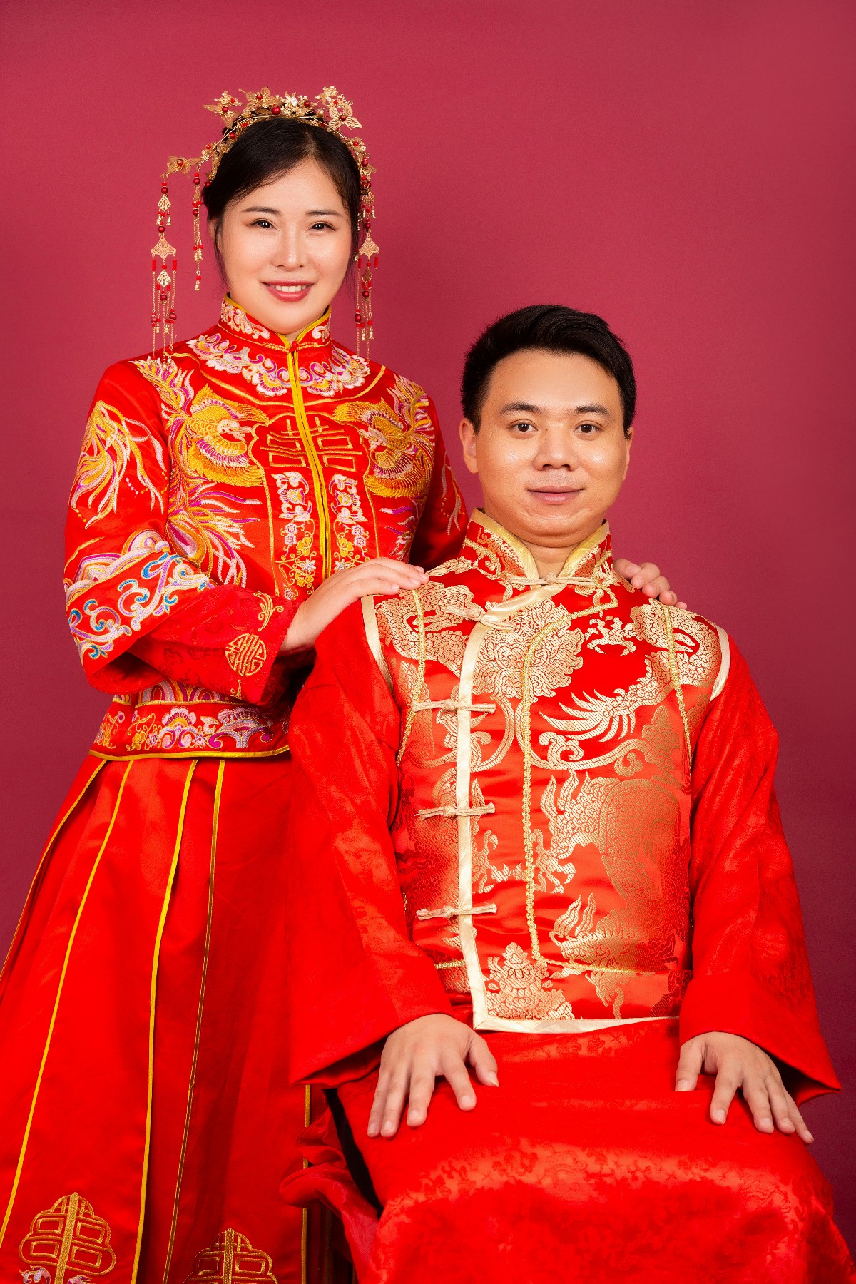 大元元与父母的温馨时刻：中国风写真的独特魅力