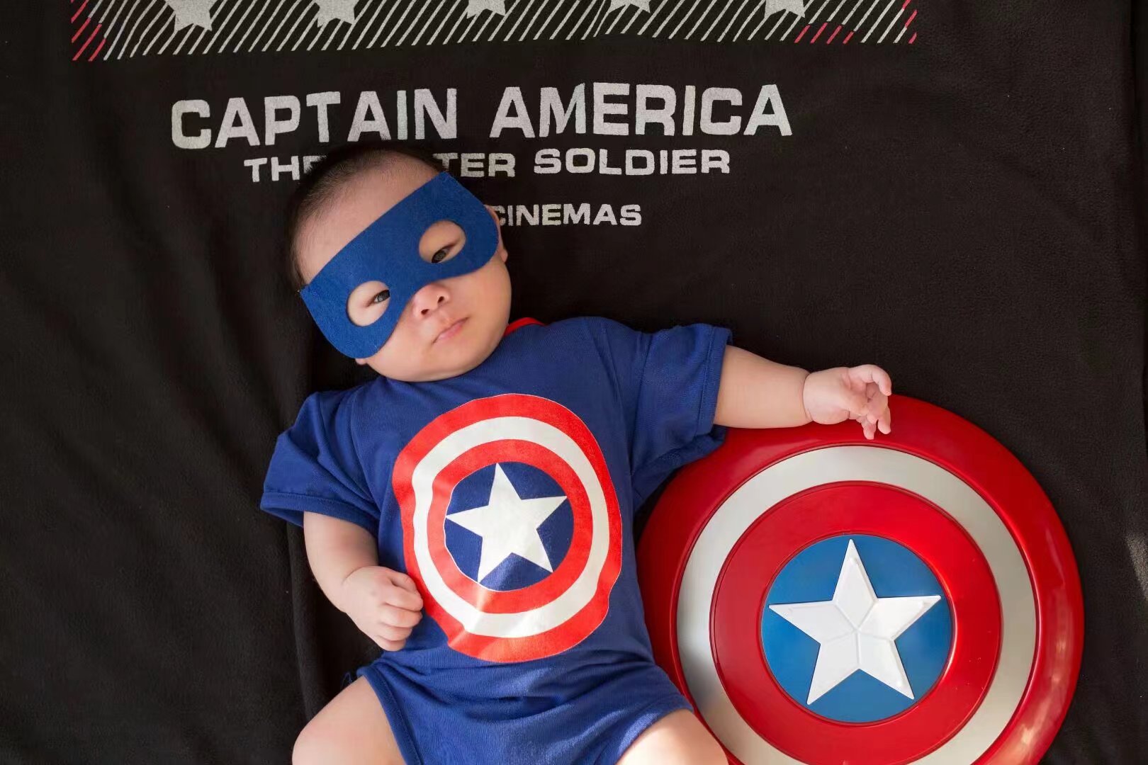 小小婴儿的美国队长梦：英雄精神的传承与影响