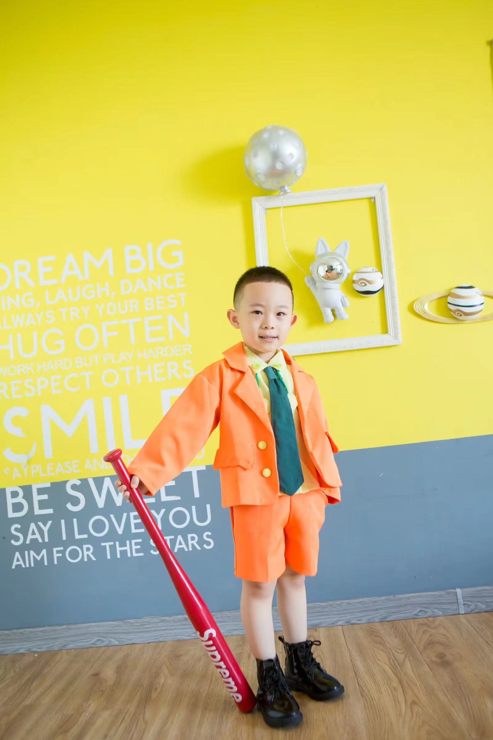 棒球少年大元元：橙色西装下的热血与决心