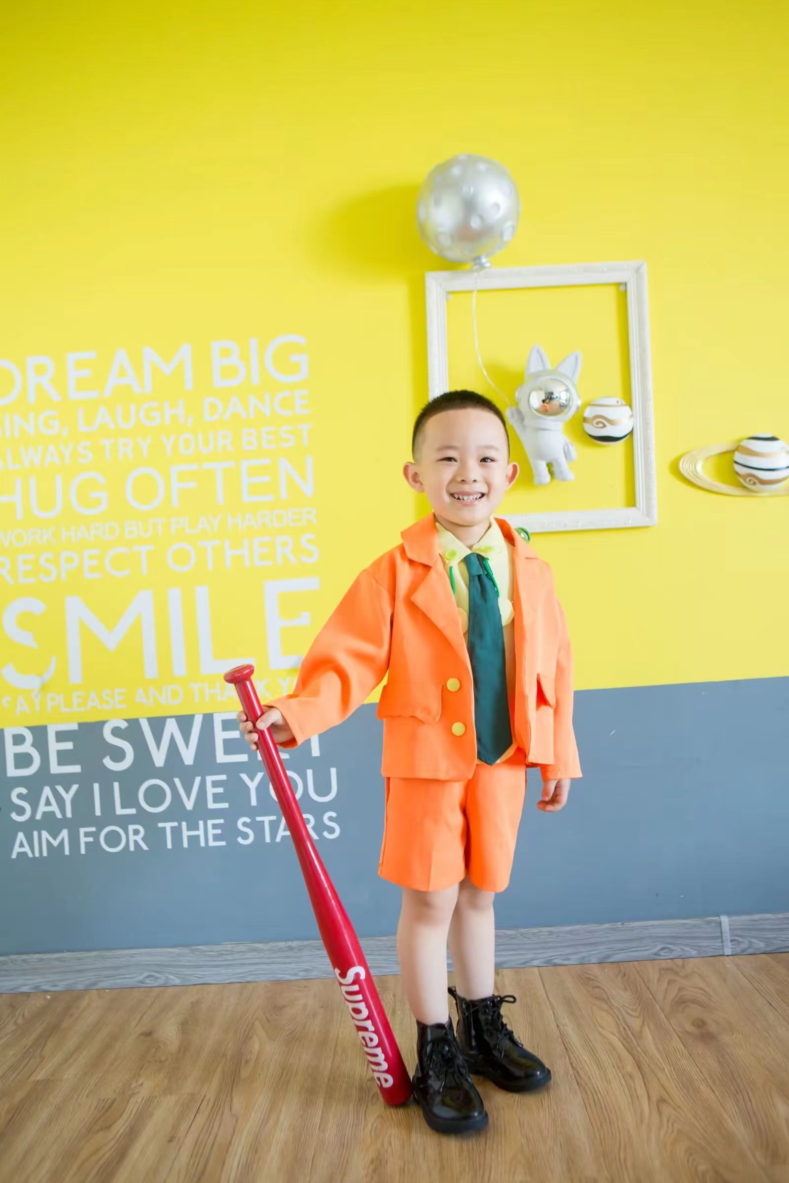 棒球少年大元元：橙色西装下的热血与决心