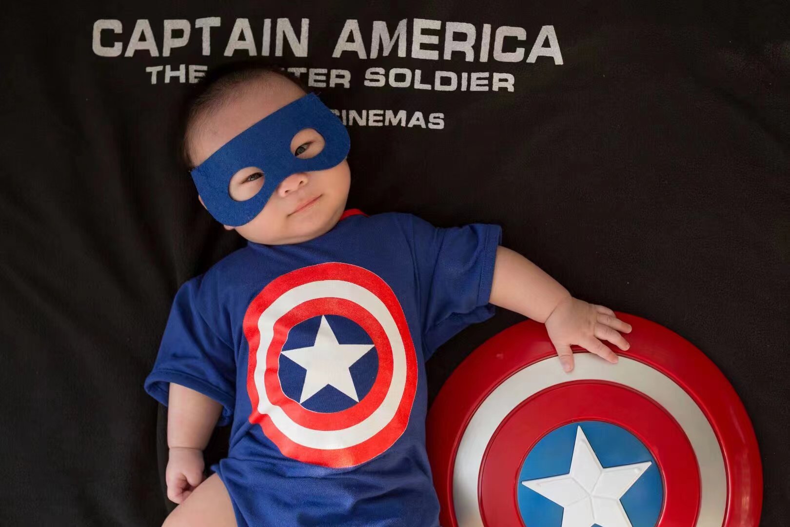 小小婴儿的美国队长梦：英雄精神的传承与影响