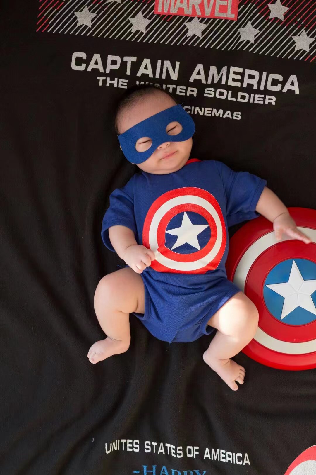 小小婴儿的美国队长梦：英雄精神的传承与影响