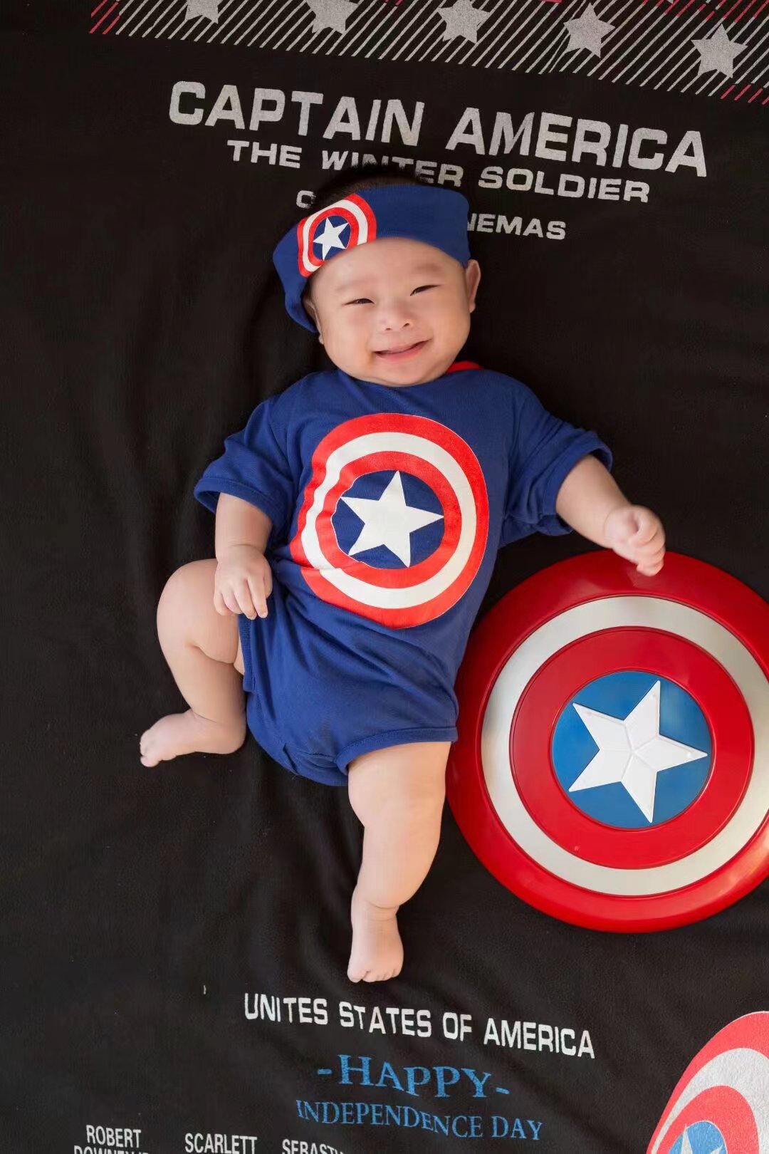 小小婴儿的美国队长梦：英雄精神的传承与影响