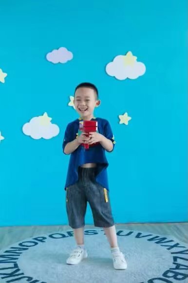 无忧无虑的大元元