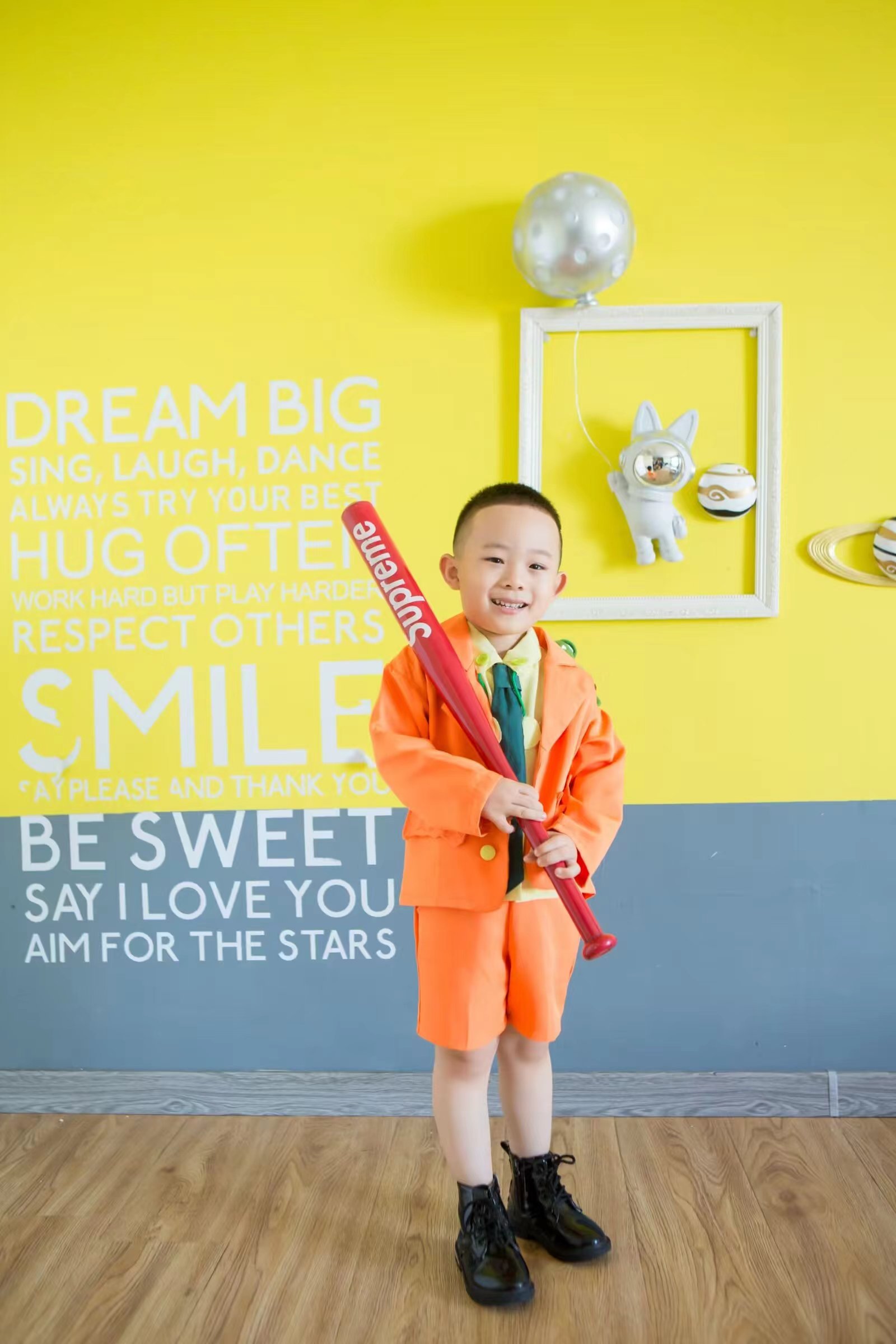 棒球少年大元元：橙色西装下的热血与决心