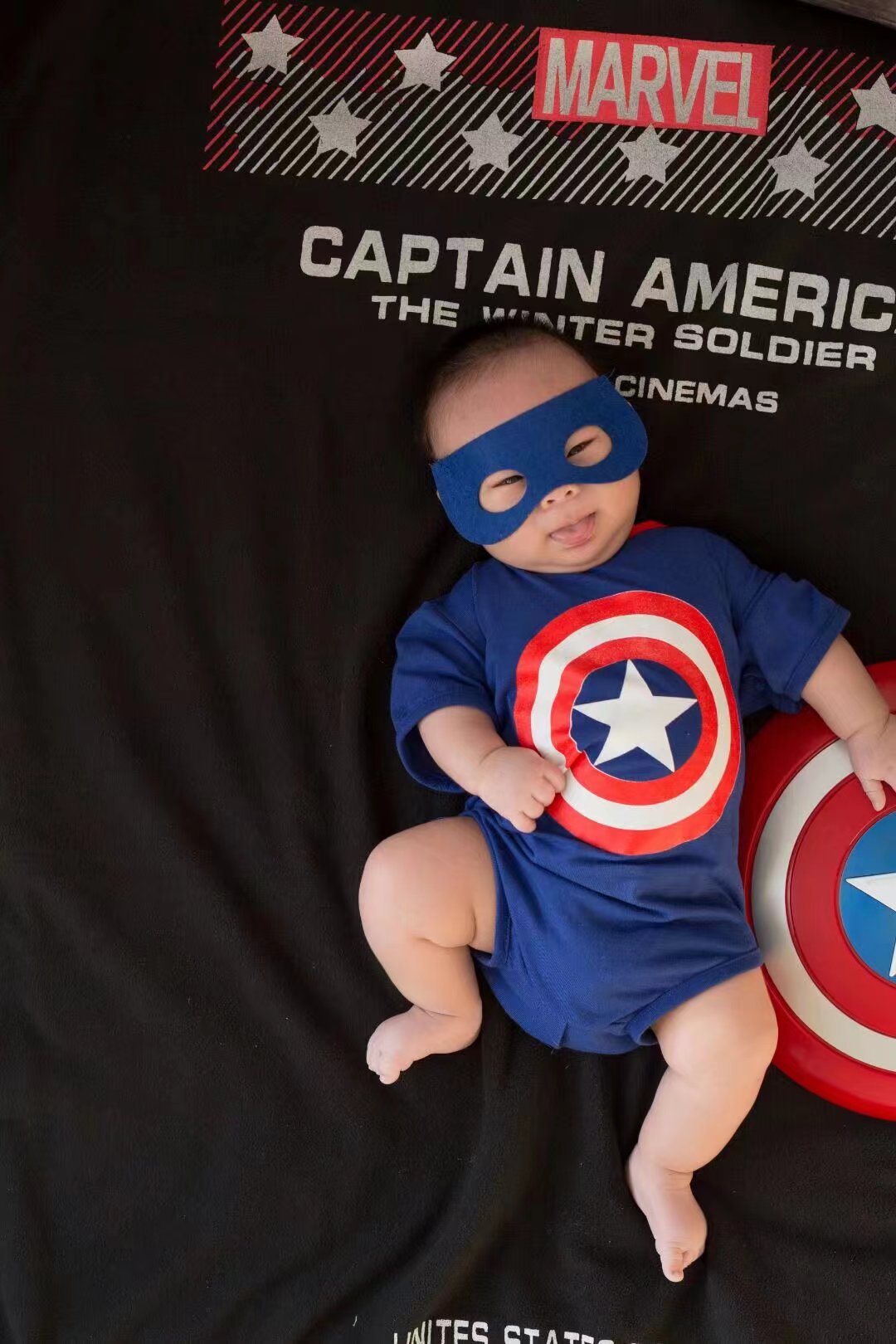 小小婴儿的美国队长梦：英雄精神的传承与影响