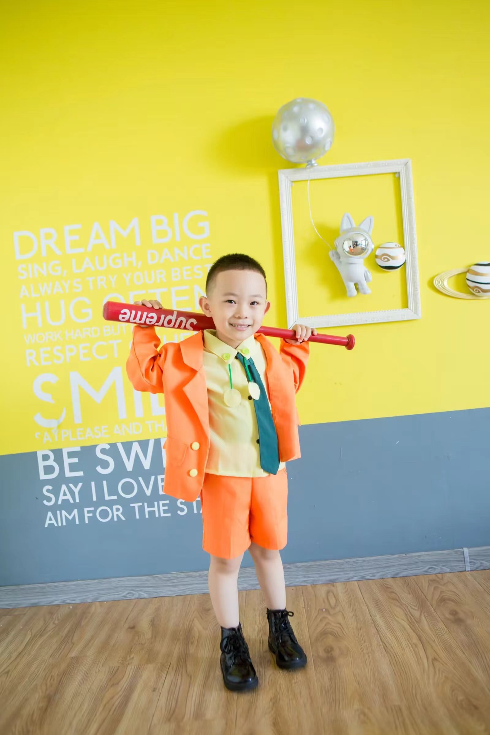 棒球少年大元元:橙色西装下的热血与决心