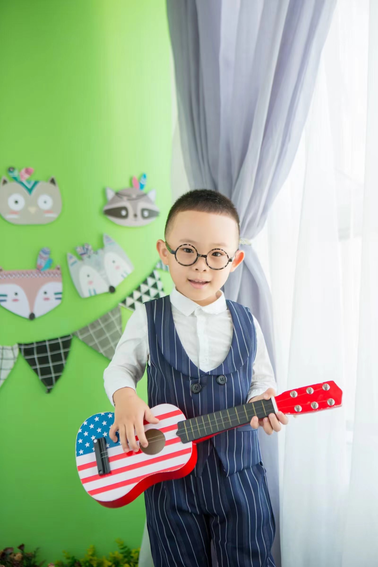 大元元的微笑旋律：小吉他手的蓝色梦想