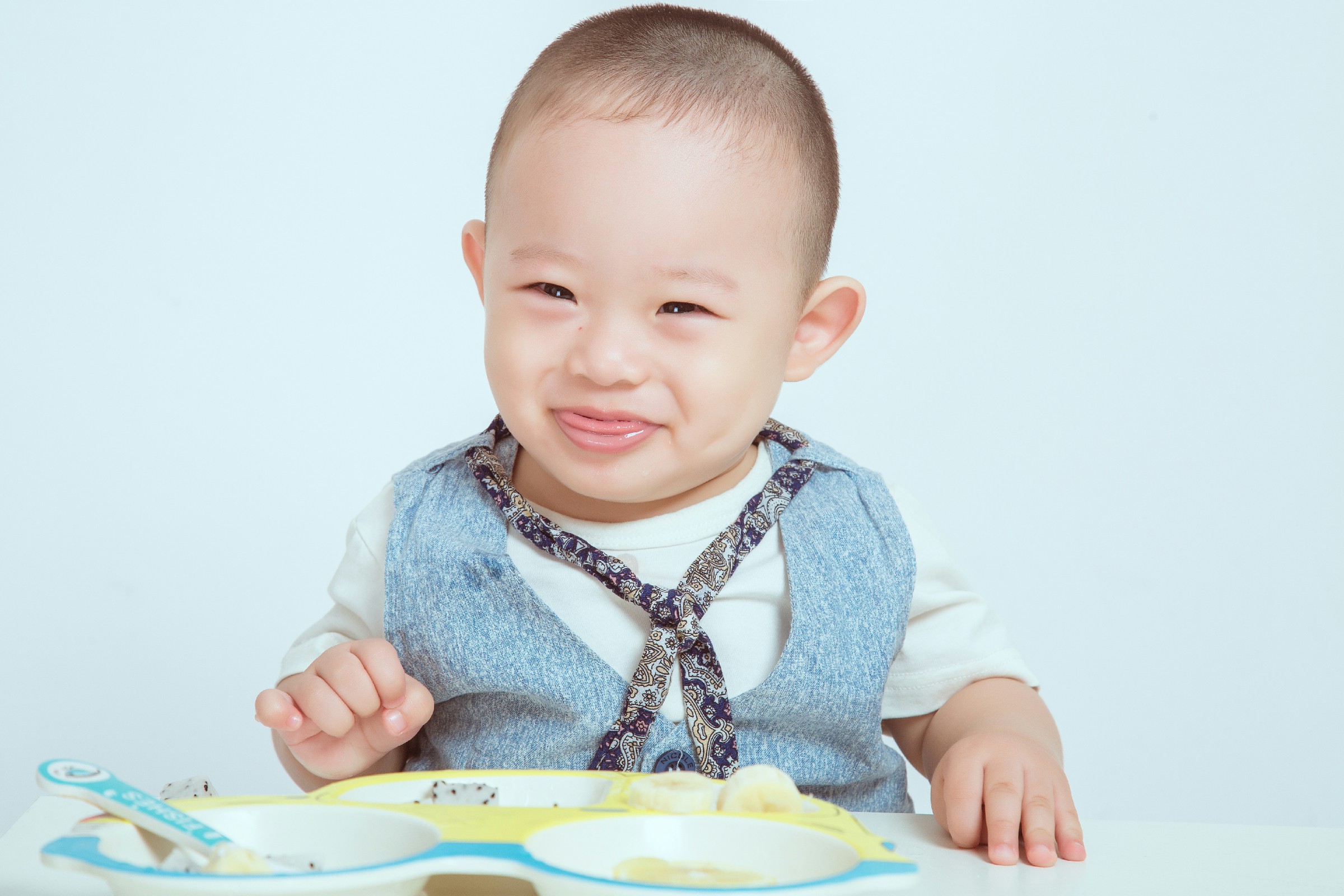 大元元的快乐时光：餐桌上的幸福时刻