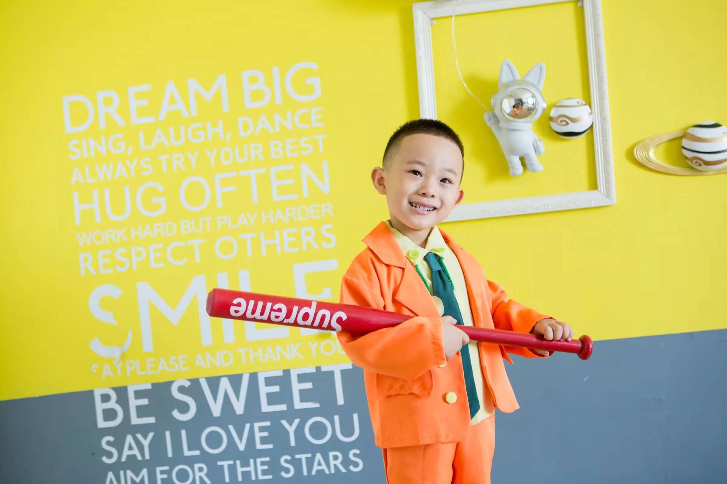 棒球少年大元元：橙色西装下的热血与决心