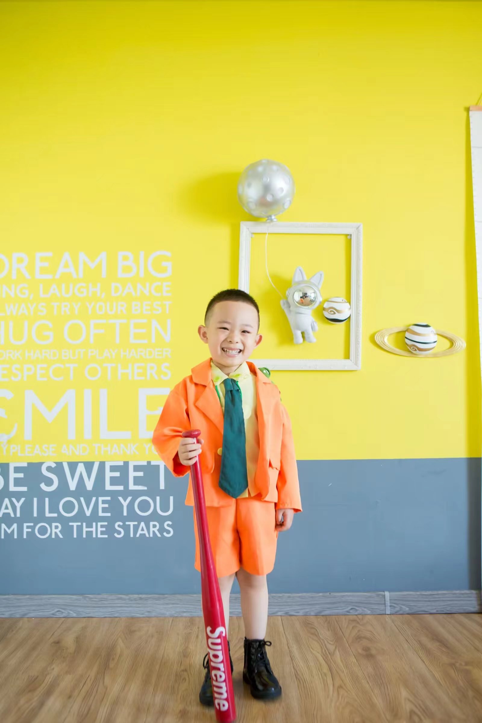 棒球少年大元元：橙色西装下的热血与决心