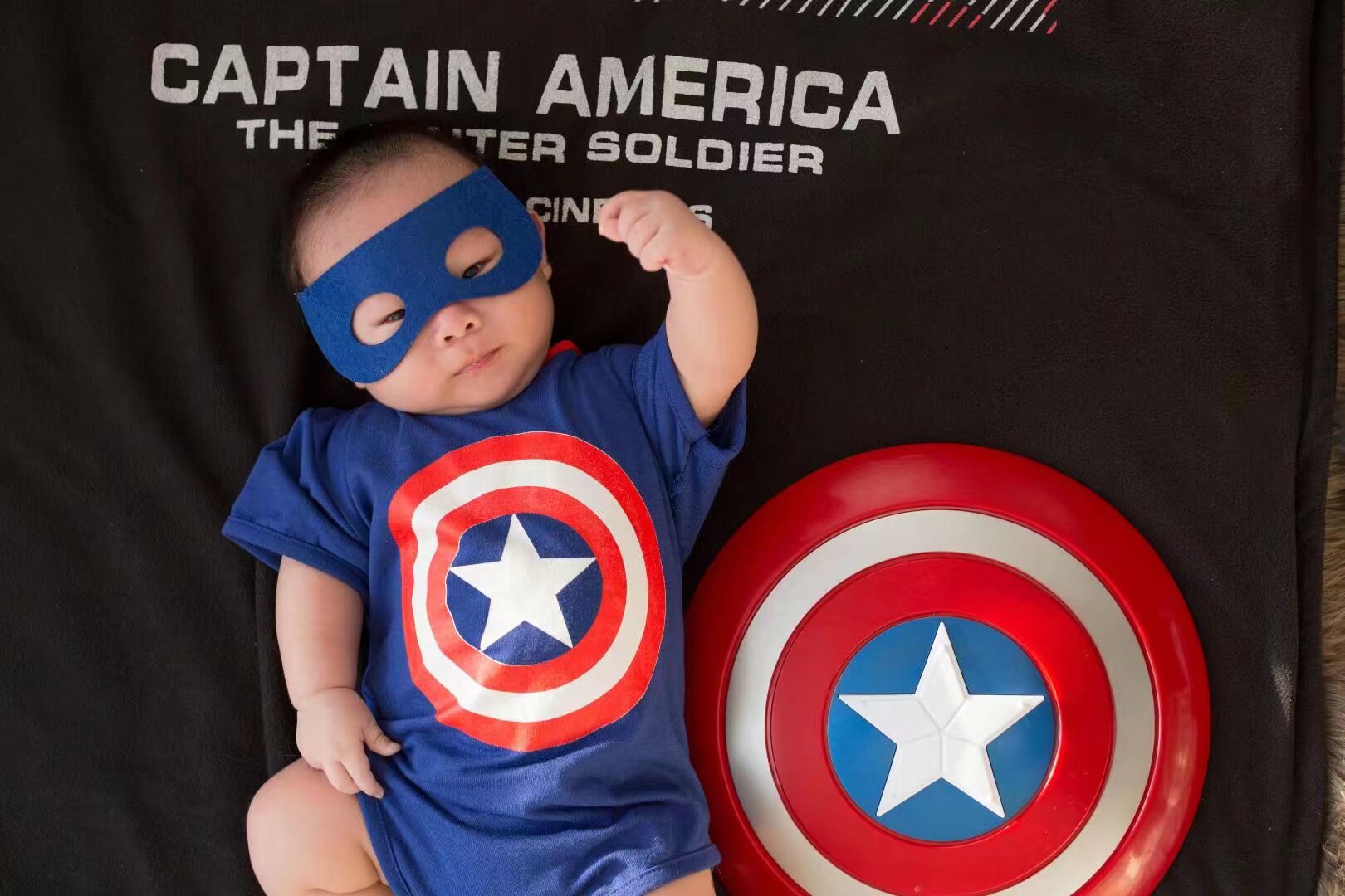 小小婴儿的美国队长梦：英雄精神的传承与影响