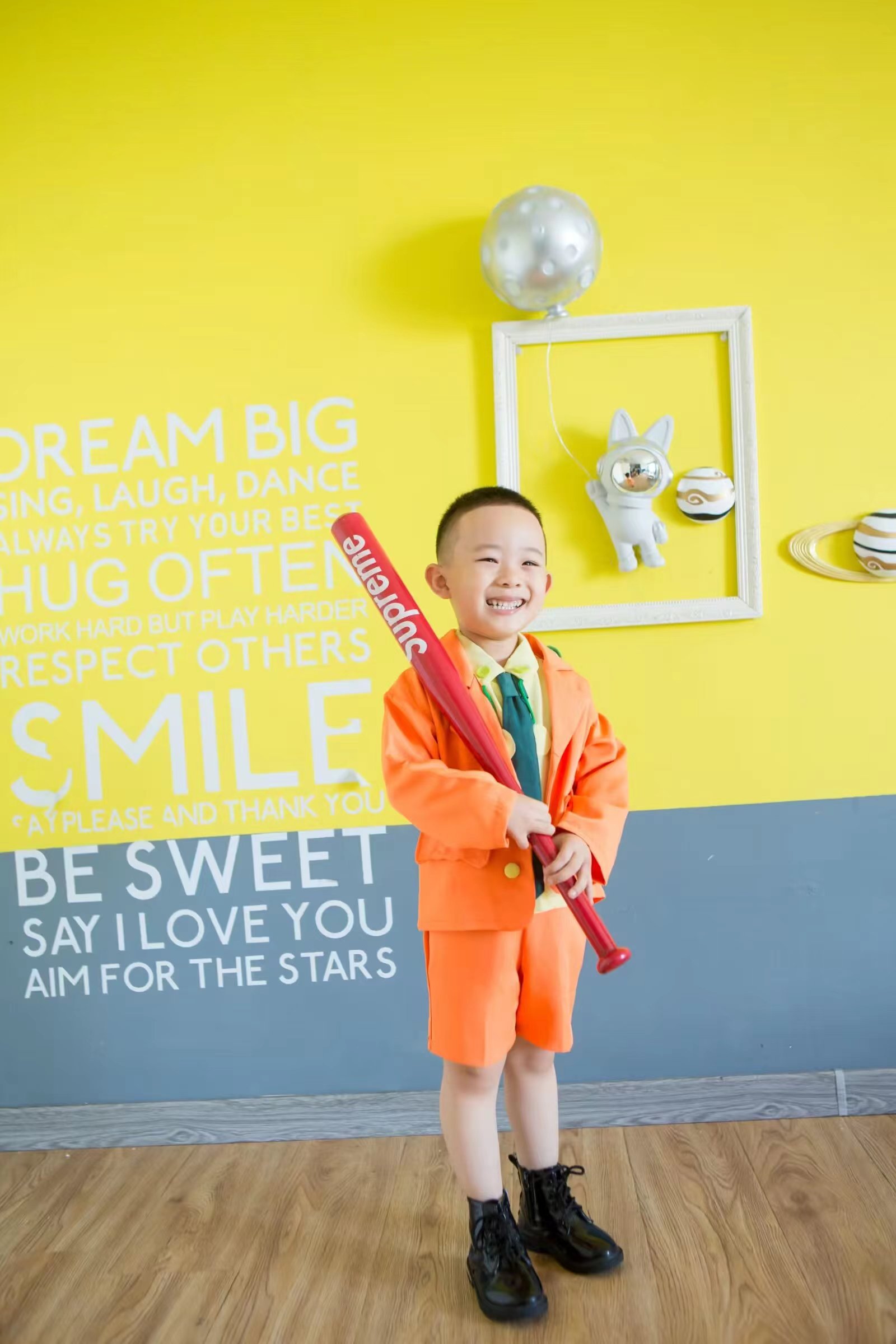 棒球少年大元元：橙色西装下的热血与决心